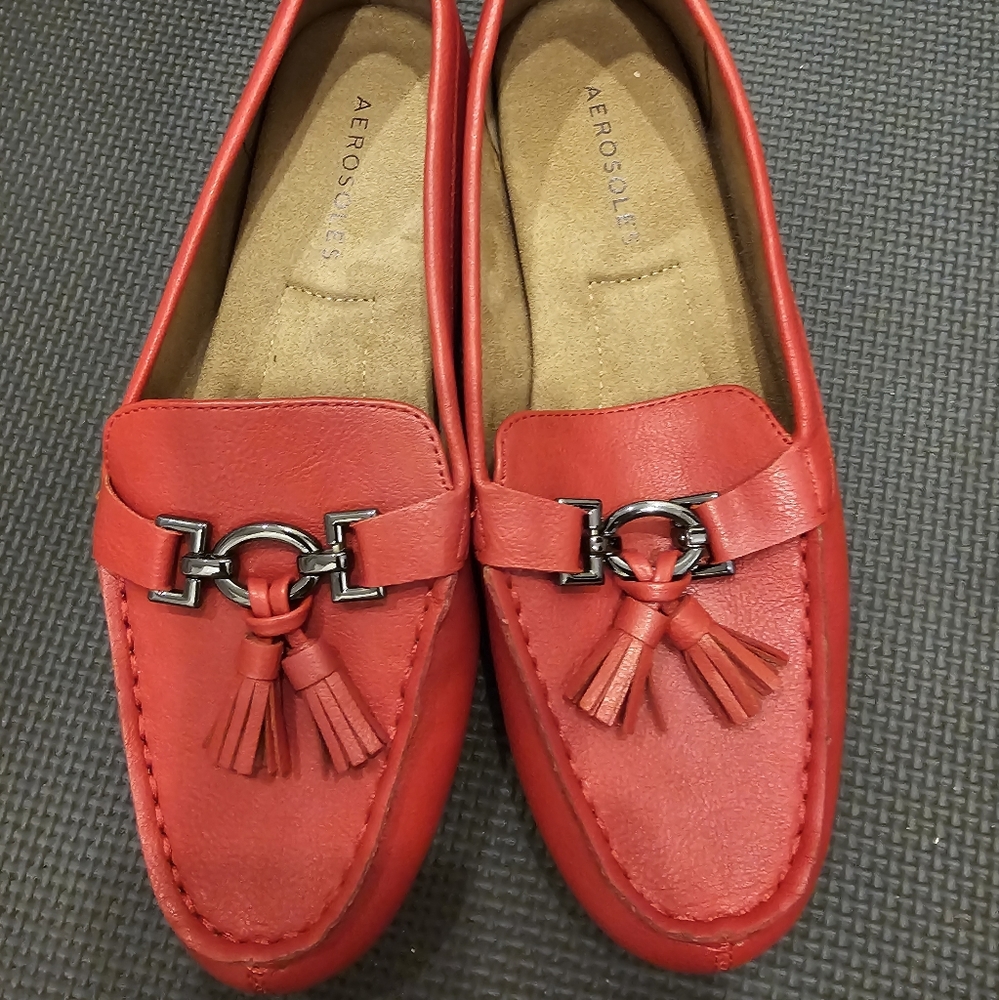 Womens size 7 Aerosole loafers